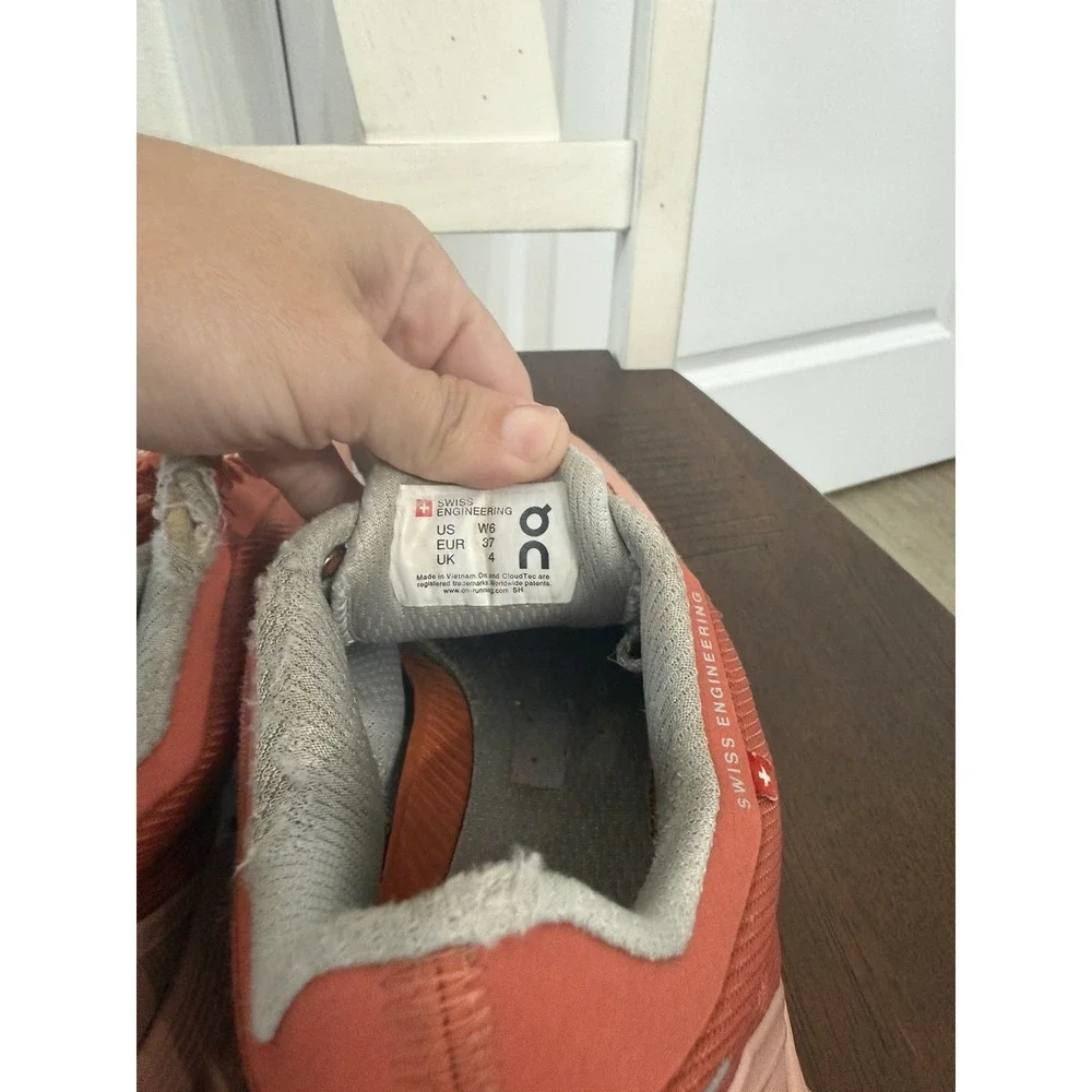 On Running Cloudflyer Women's Running Shoes Sneakers Ginger White Size 6